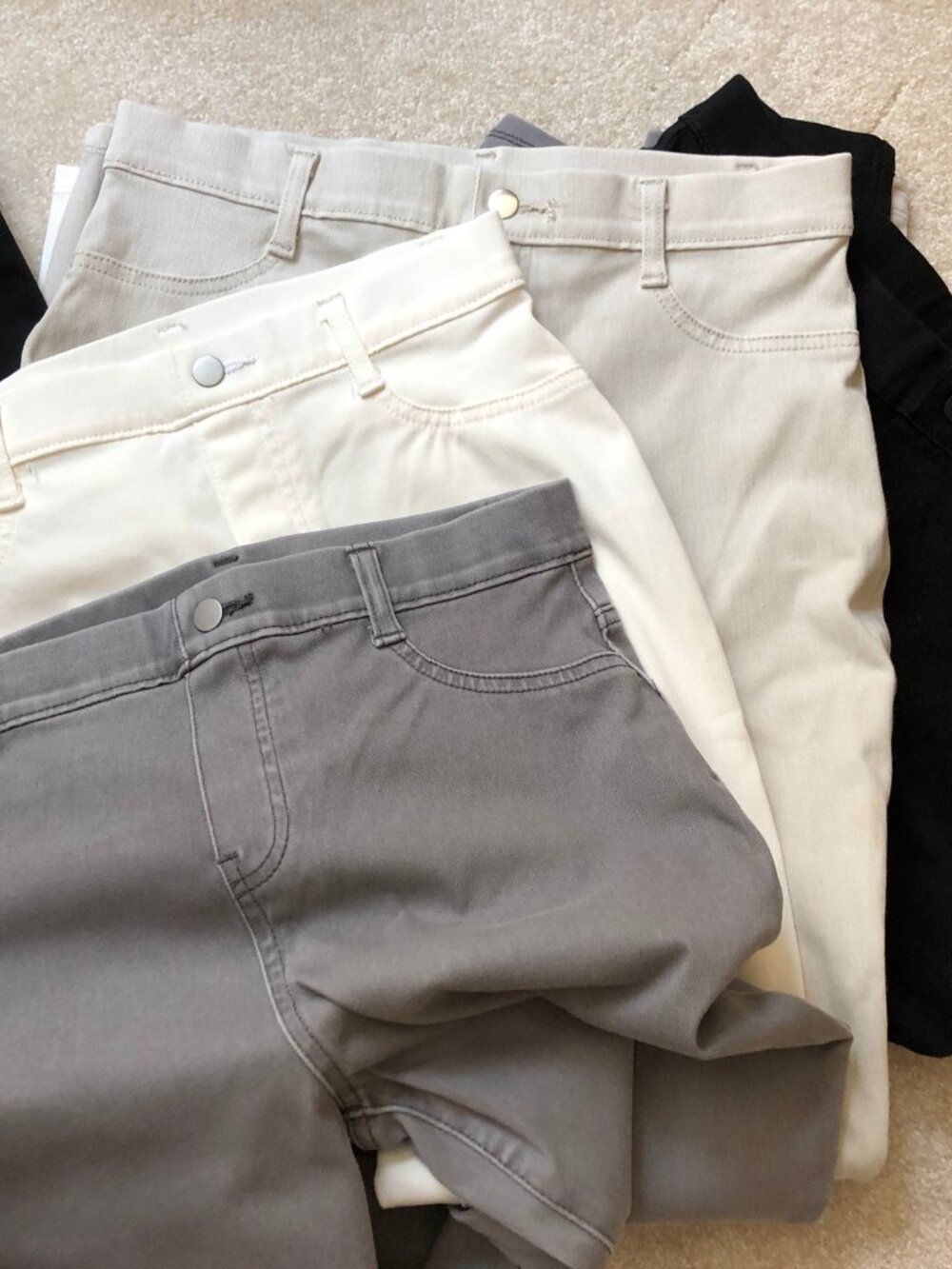 4 pairs Small 4-6 Time and Tru jeggings Off-White Gray Stone Black